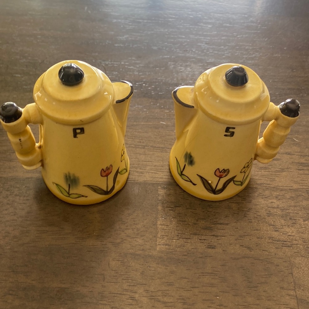 Vintage Yellow with Flowers Teapot Salt and Pepper Shakers